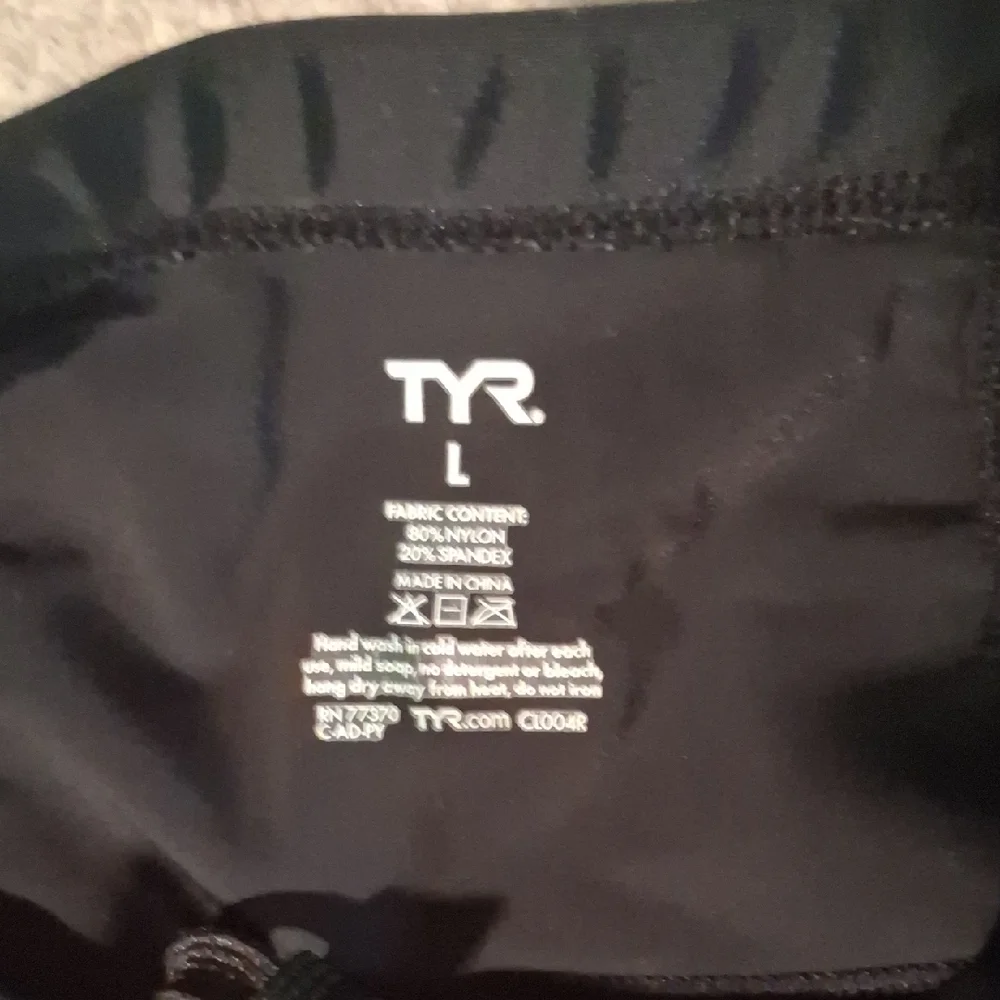 TYR Black Geometric Biker Shorts - Picture 2 of 4